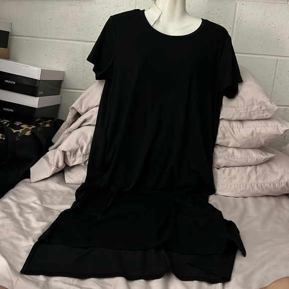 Alaster Queen - Picture 1 of 8